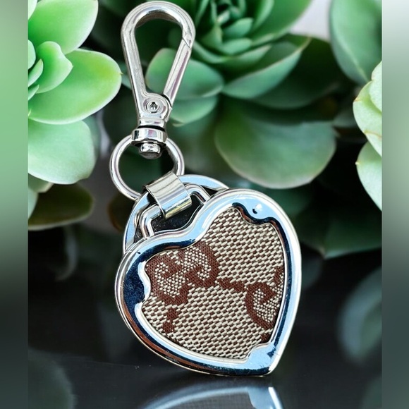 GUC  Keychain beautiful! - Picture 2 of 2